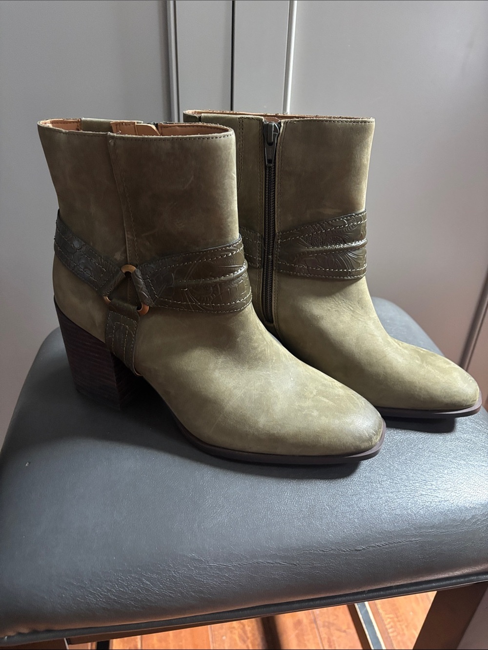 NEW Vionic Carnelia Boot Green Nubuck Leather Water Resistant Ankle Bootie 9
